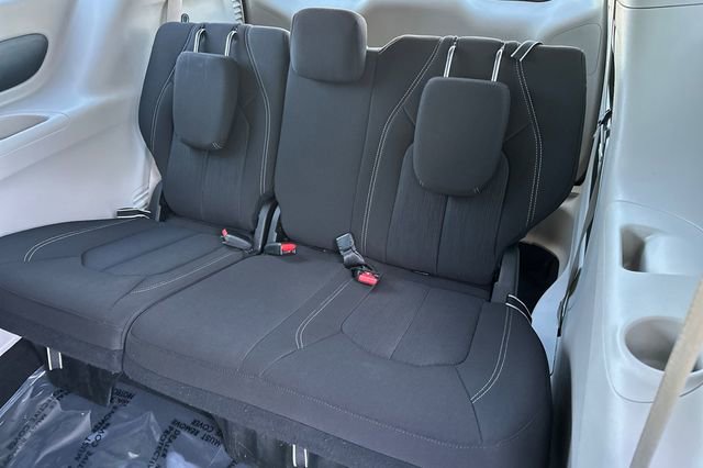 Certified 2023 Chrysler Voyager LX image 17