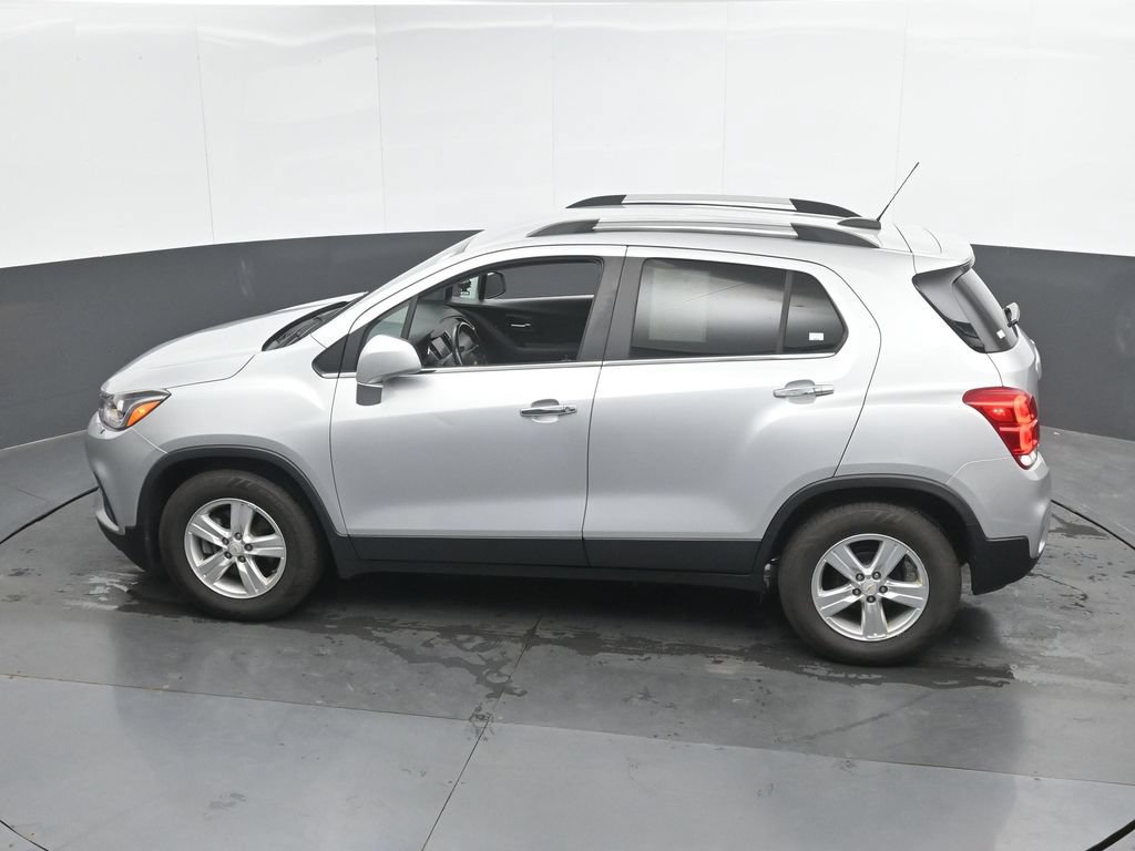 Used 2020 Chevrolet Trax LT w/ LT Convenience Package FWD image 37