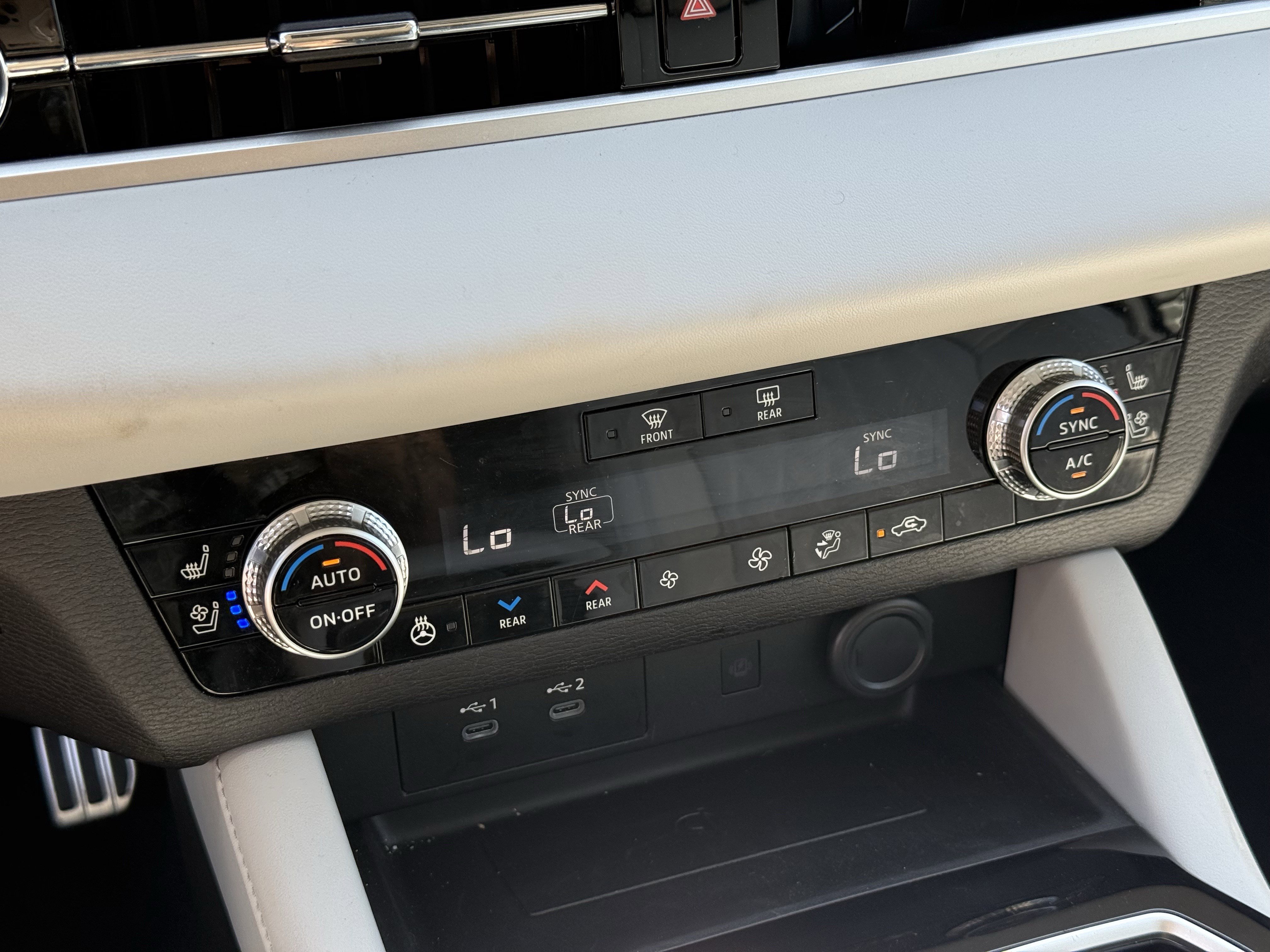 Used 2025 Mitsubishi Outlander SEL image 22