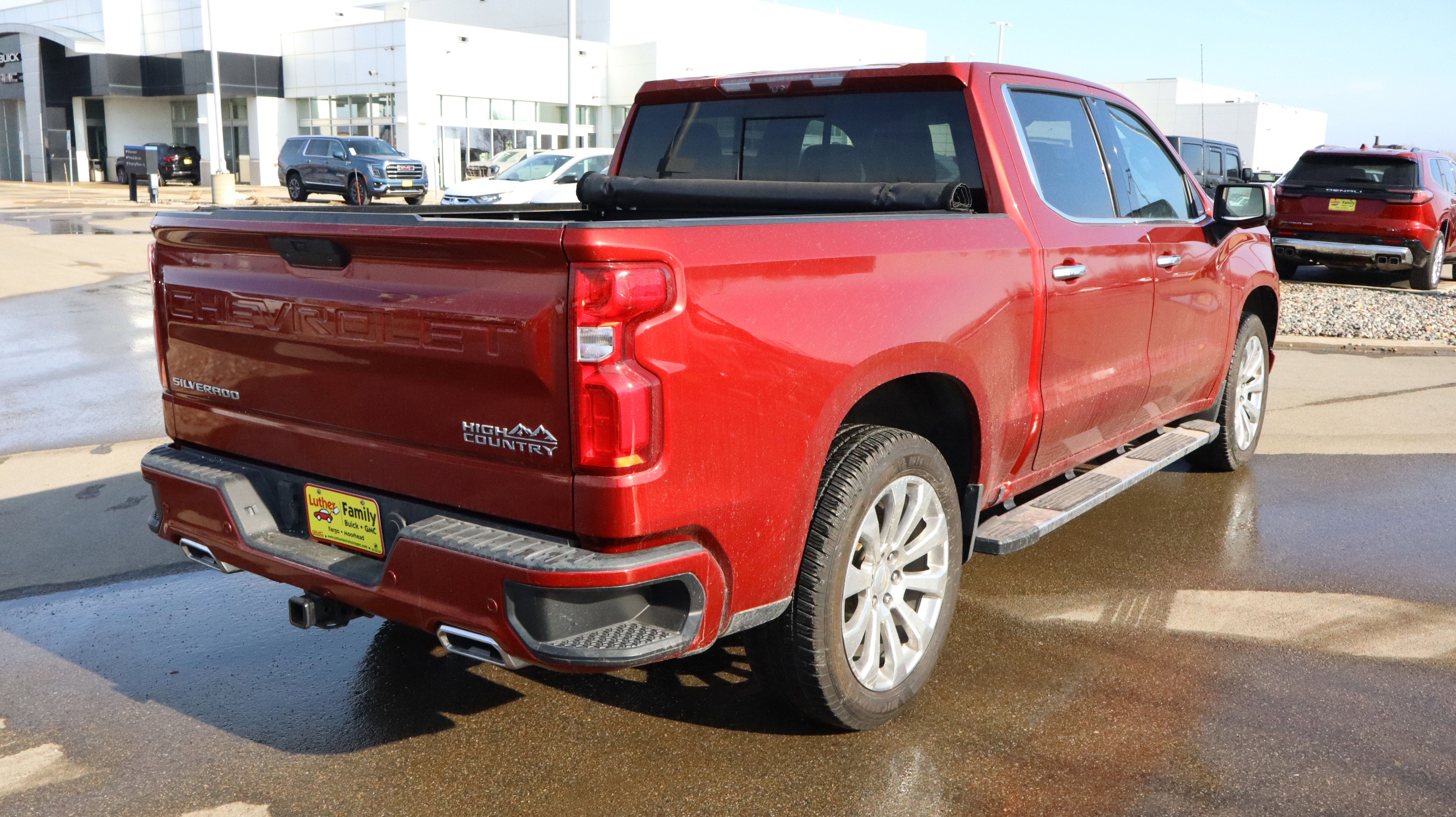 Certified 2022 Chevrolet Silverado 1500 High Country w/ Technology Package image 7