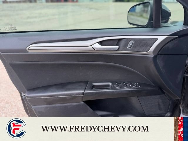 Used 2020 Ford Fusion SE FWD image 21