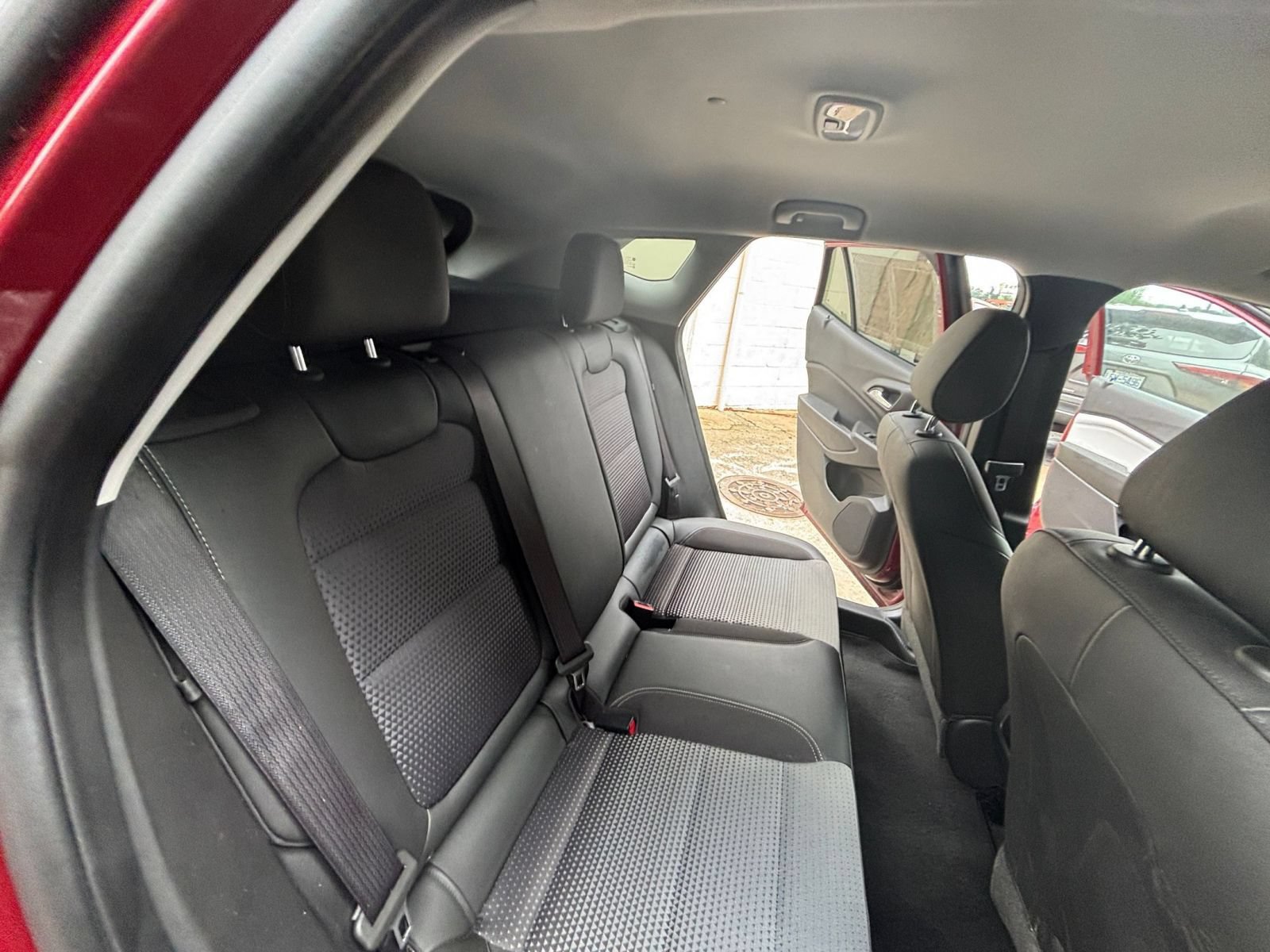Used 2025 Chevrolet Trax LT w/ LT Convenience Package FWD image 34