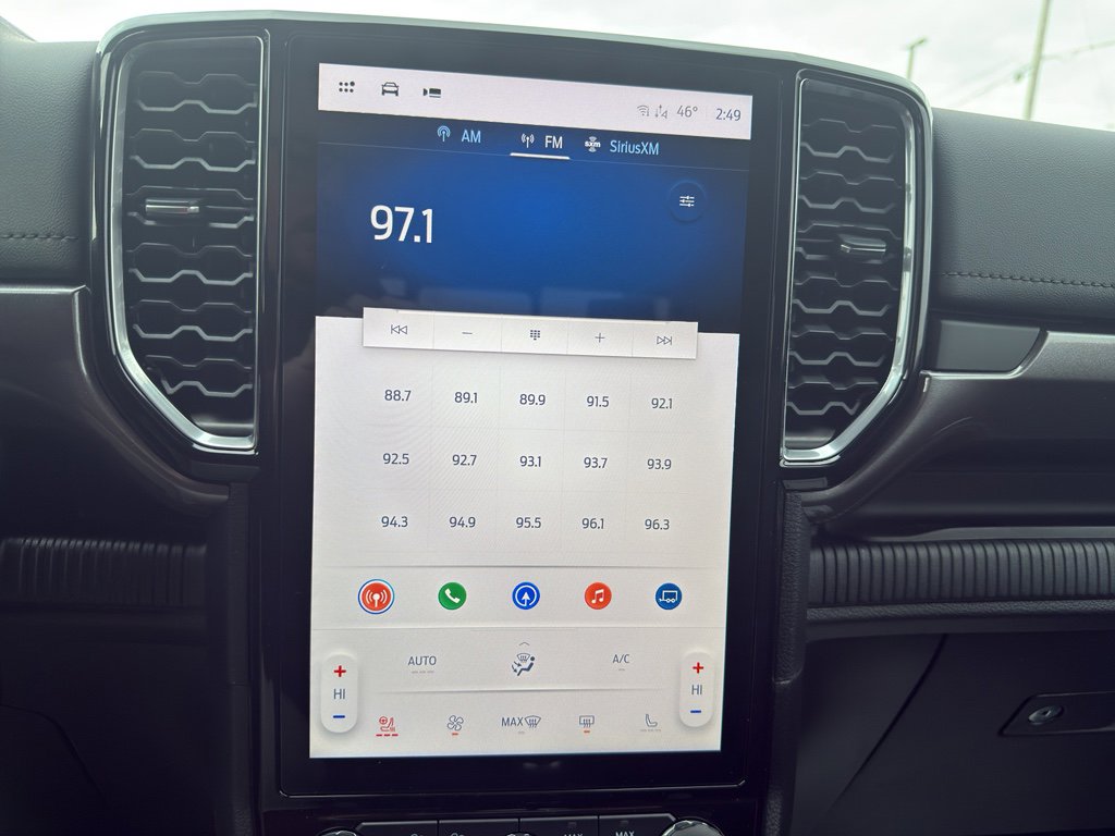 New 2025 Ford Ranger Lariat w/ Black Appearance Package image 16