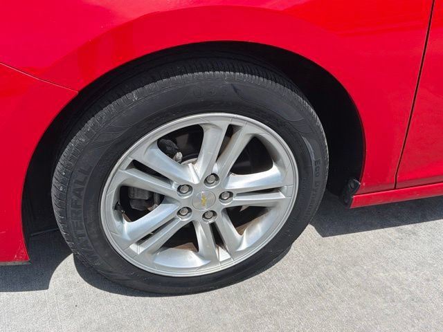 Used 2017 Chevrolet Cruze LT w/ Convenience Package FWD image 10