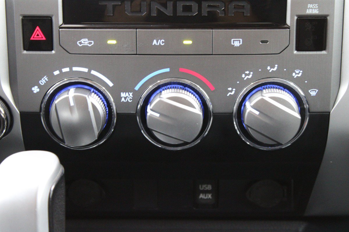 Used 2018 Toyota Tundra SR5 w/ SR5 Upgrade Package AWD/4WD image 24