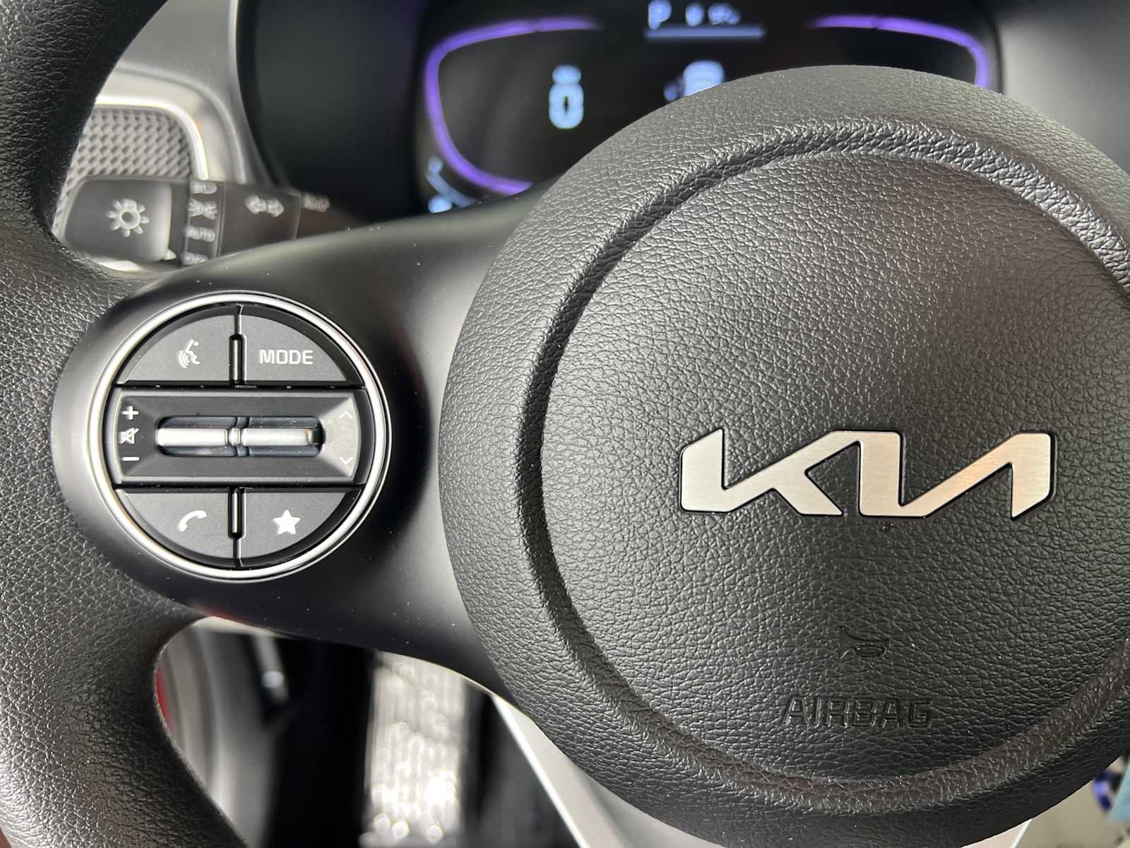 Used 2023 Kia Soul LX FWD image 25