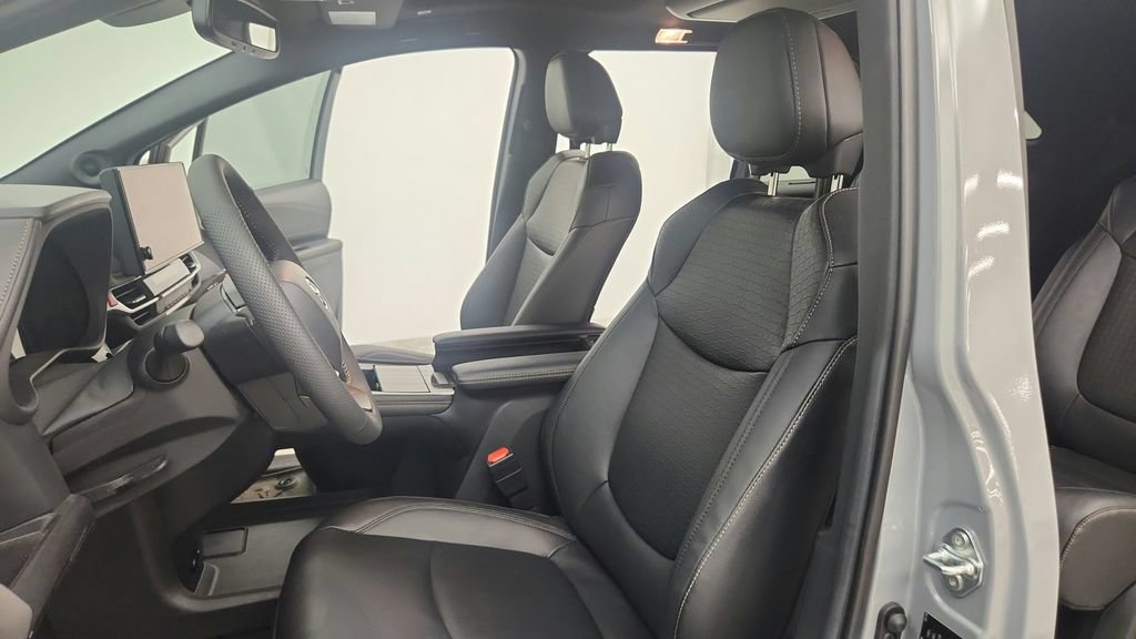 Used 2026 Toyota Sienna XLE Woodland Edition AWD/4WD image 27