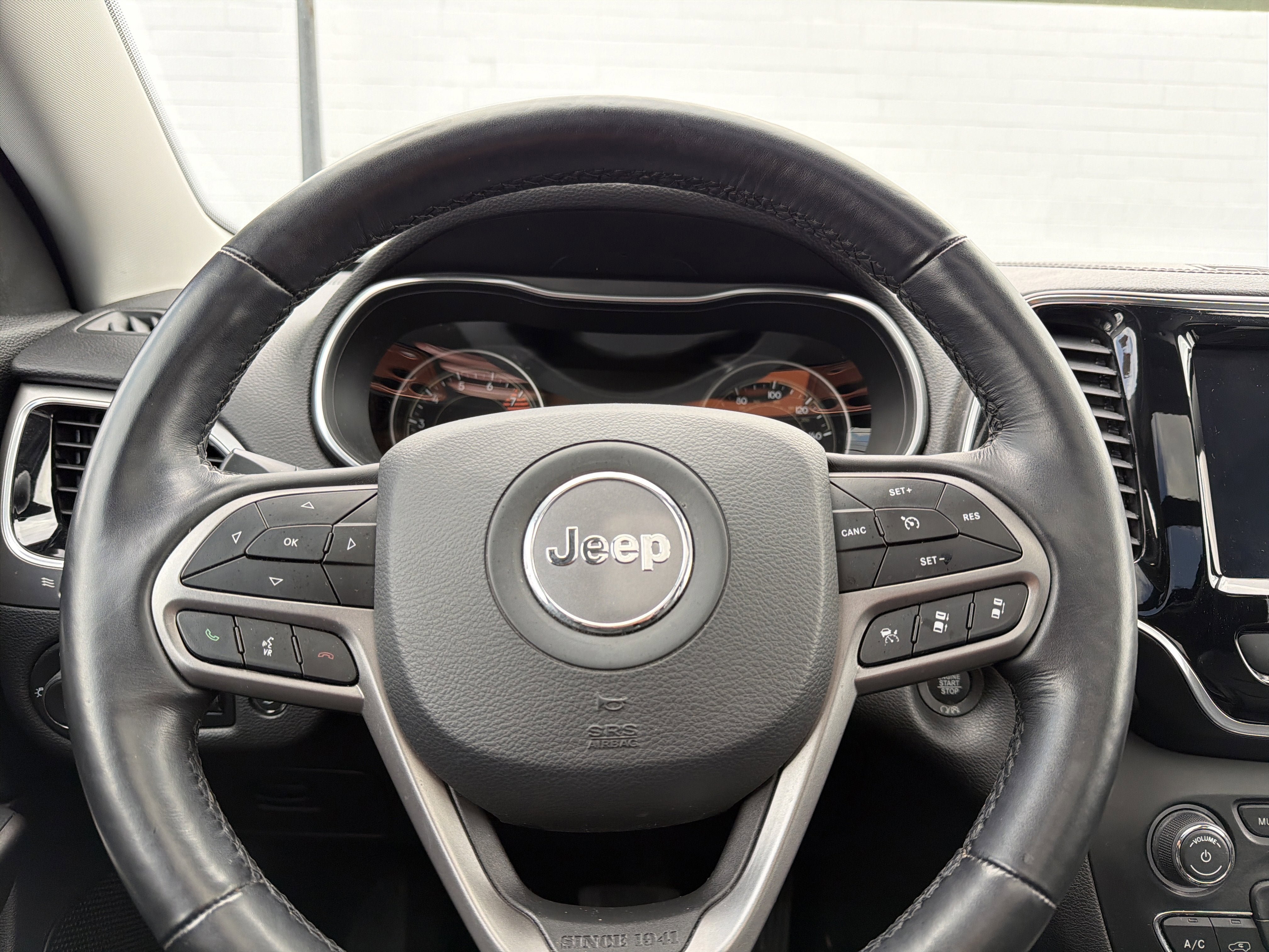 Used 2021 Jeep Cherokee Limited AWD/4WD image 14