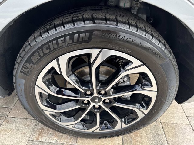 Certified 2024 Lincoln Nautilus Reserve image 33