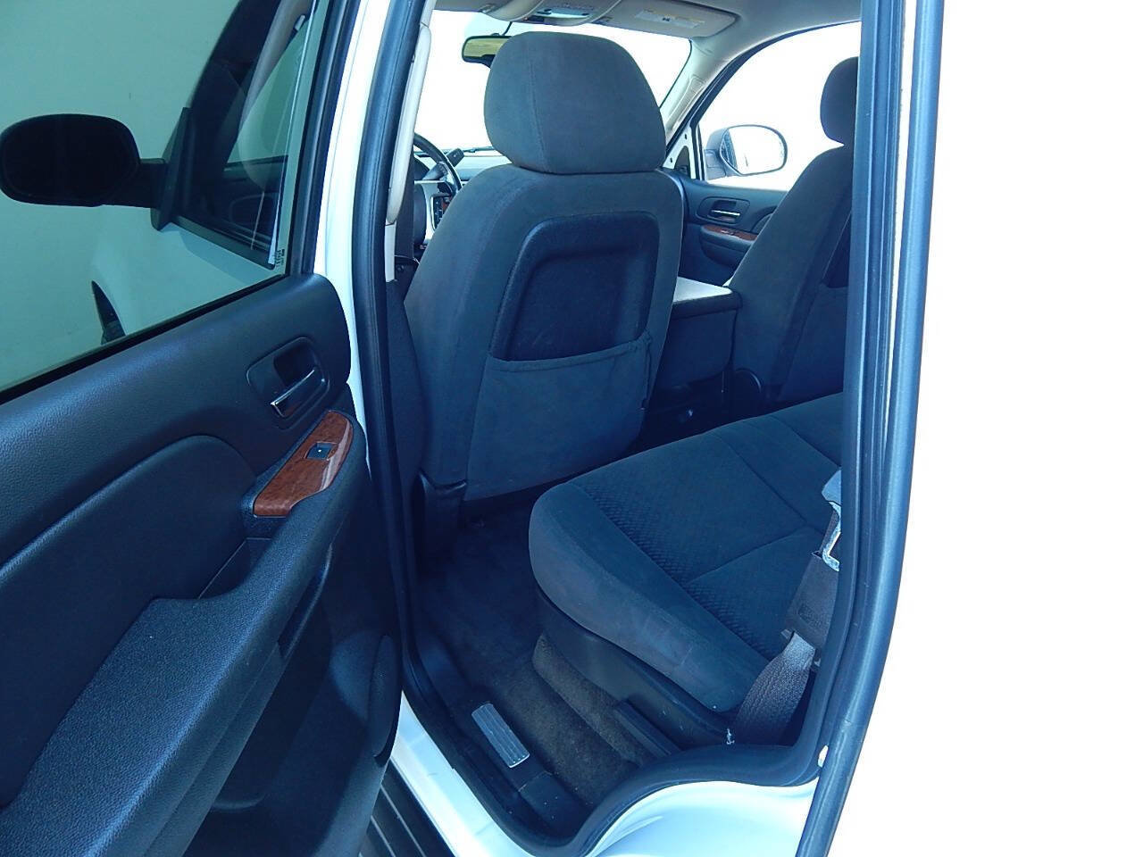 Used 2008 GMC Yukon SLE w/ Convenience Package image 16