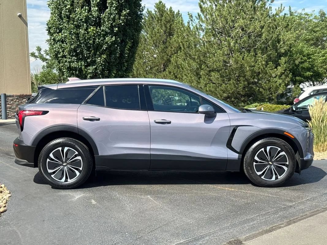 Used 2024 Chevrolet Blazer EV LT AWD/4WD image 25