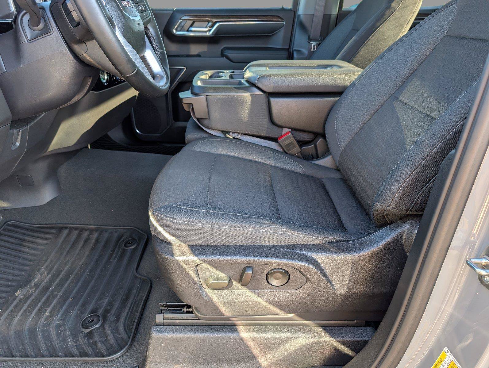 Used 2024 GMC Sierra 1500 Elevation AWD/4WD image 3