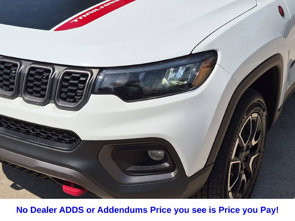 Used 2025 Jeep Compass Trailhawk AWD/4WD image 15