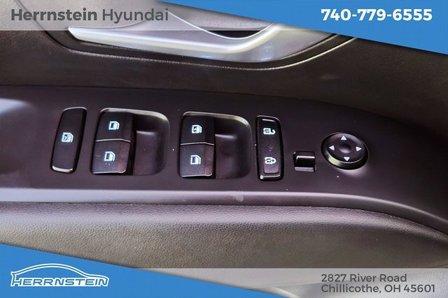 Used 2023 Hyundai Tucson SE image 16