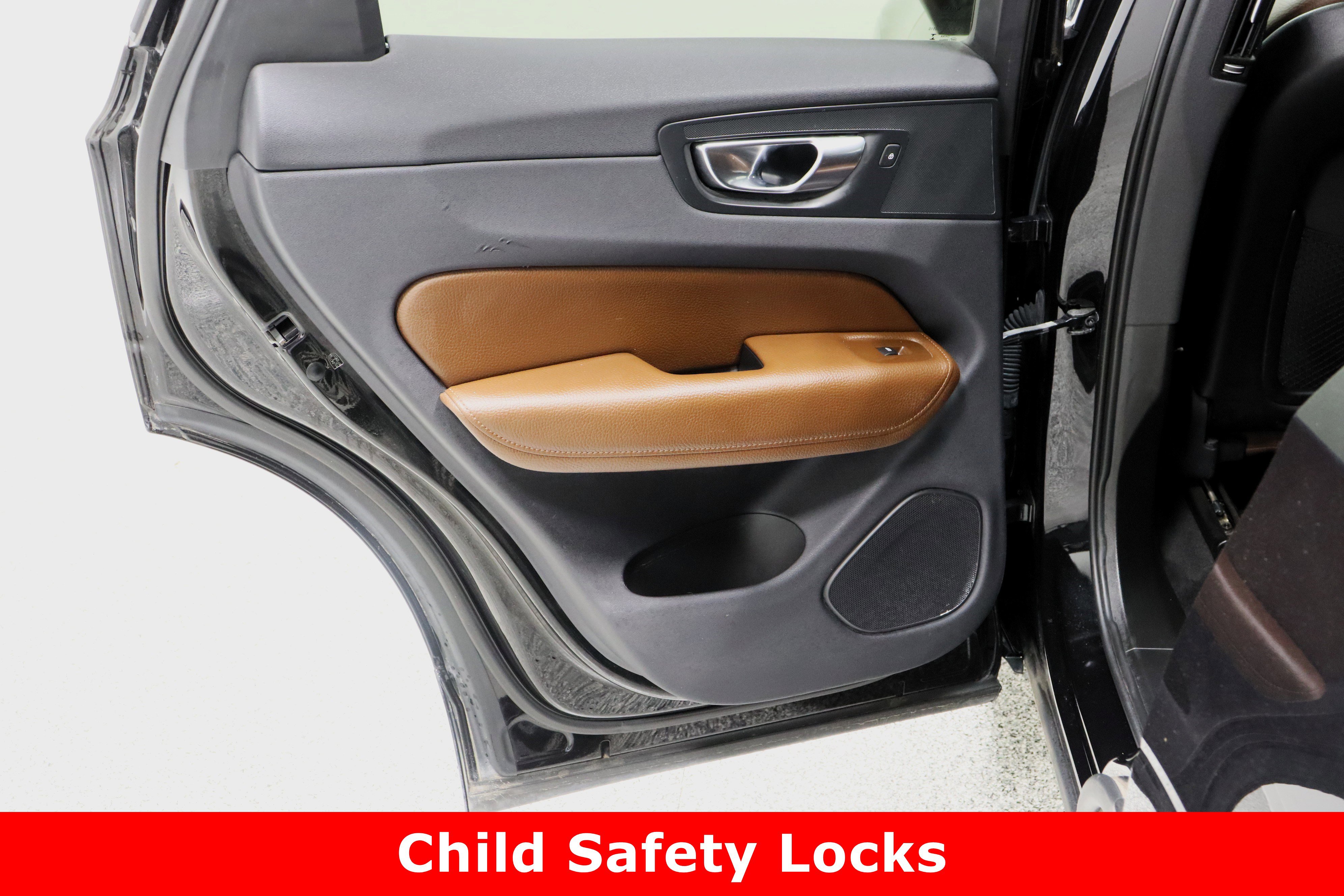 Used 2018 Volvo XC60 T6 Inscription w/ Convenience Package image 28