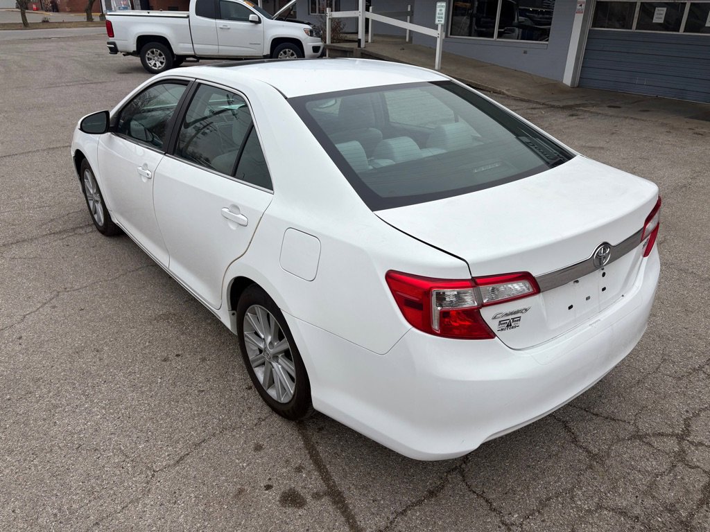 Used 2014 Toyota Camry XLE image 6