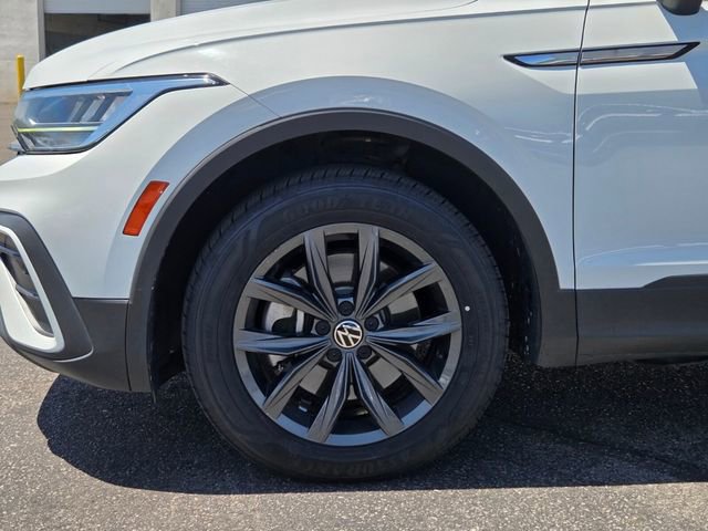 Certified 2022 Volkswagen Tiguan SE w/ Panoramic Sunroof Package FWD image 10