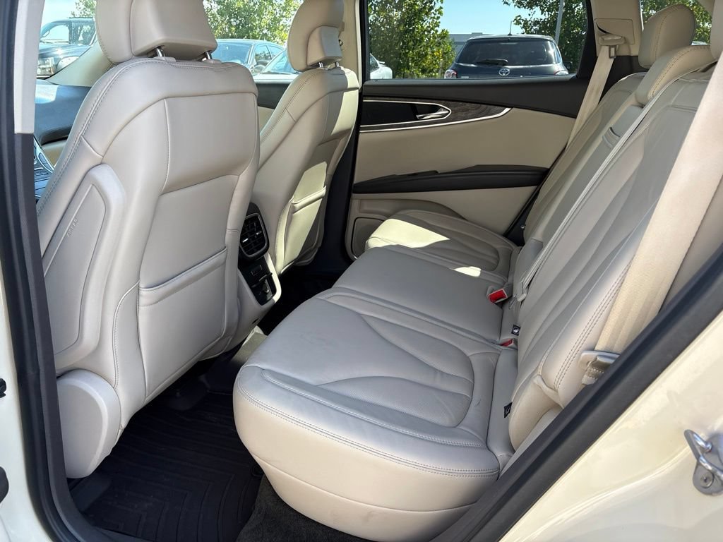 Used 2018 Lincoln MKX Select w/ Lincoln MKX Climate Package AWD/4WD image 18