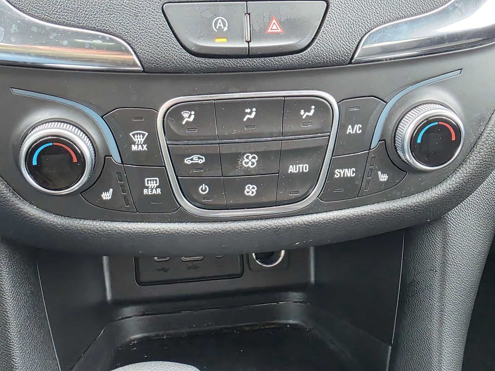 Used 2024 Chevrolet Equinox LT AWD/4WD image 28