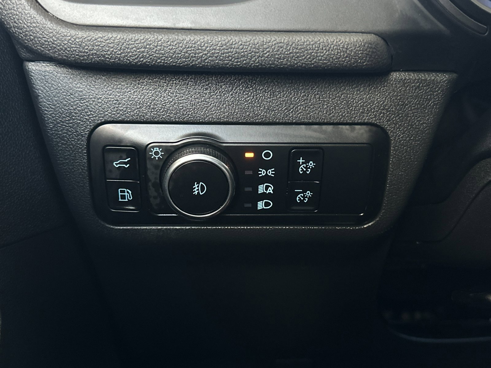 Used 2023 Ford Escape SE image 26