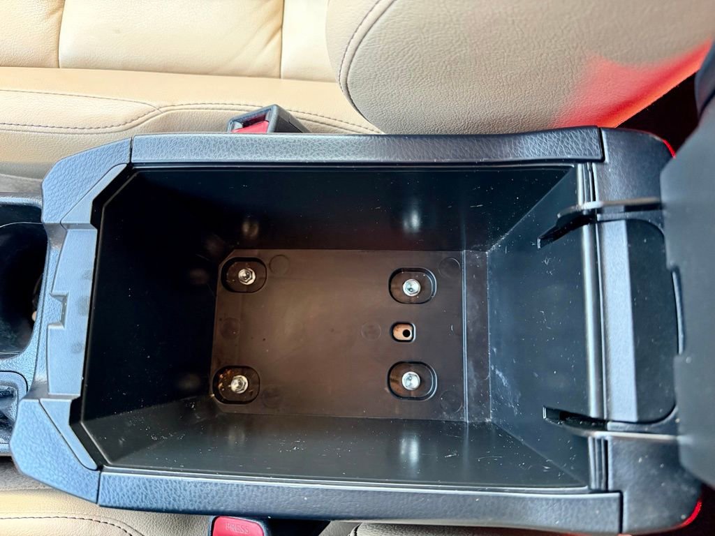 Used 2013 Toyota RAV4 Limited image 36