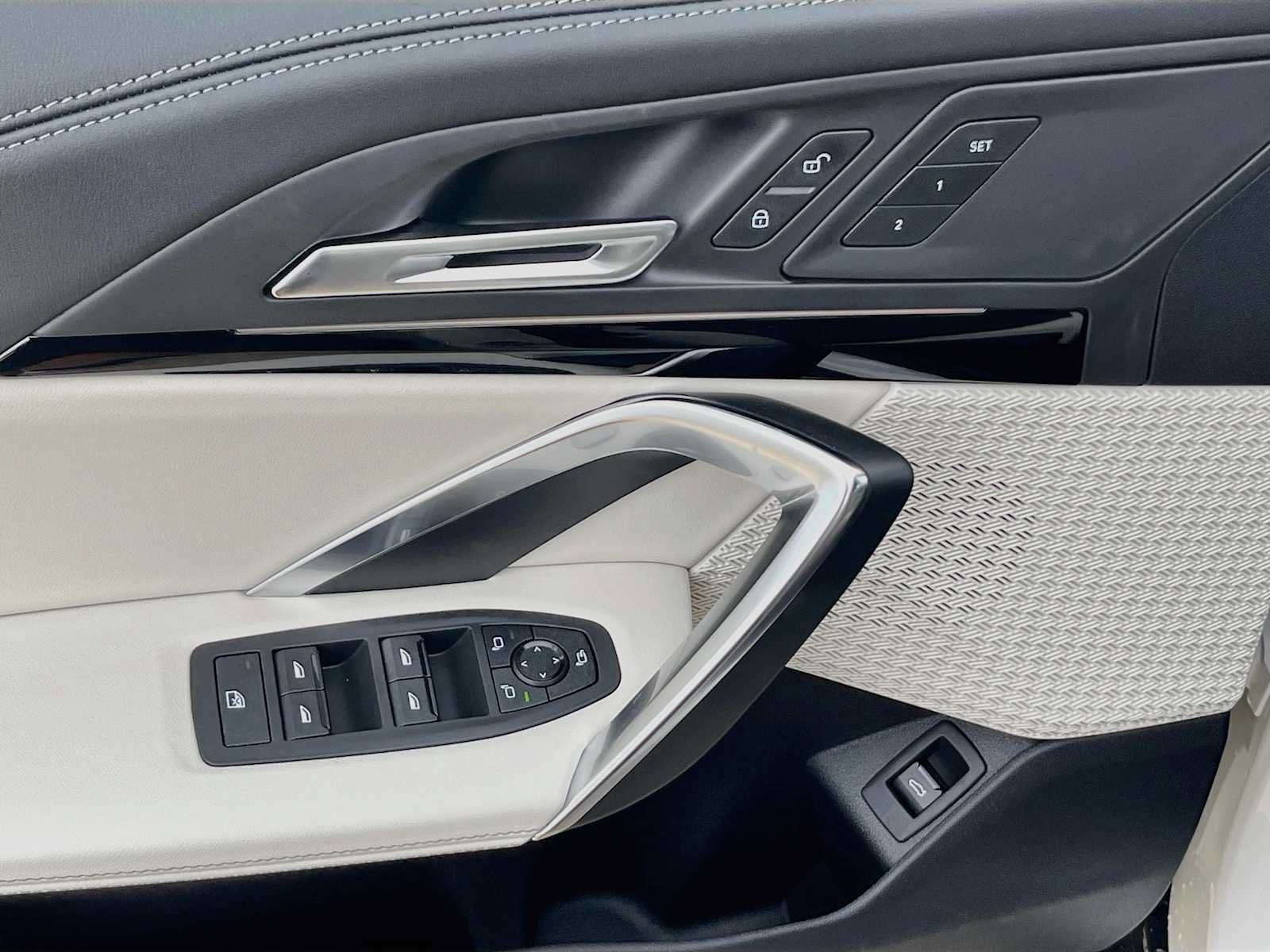 New 2027 BMW X1 xDrive28i AWD/4WD image 13