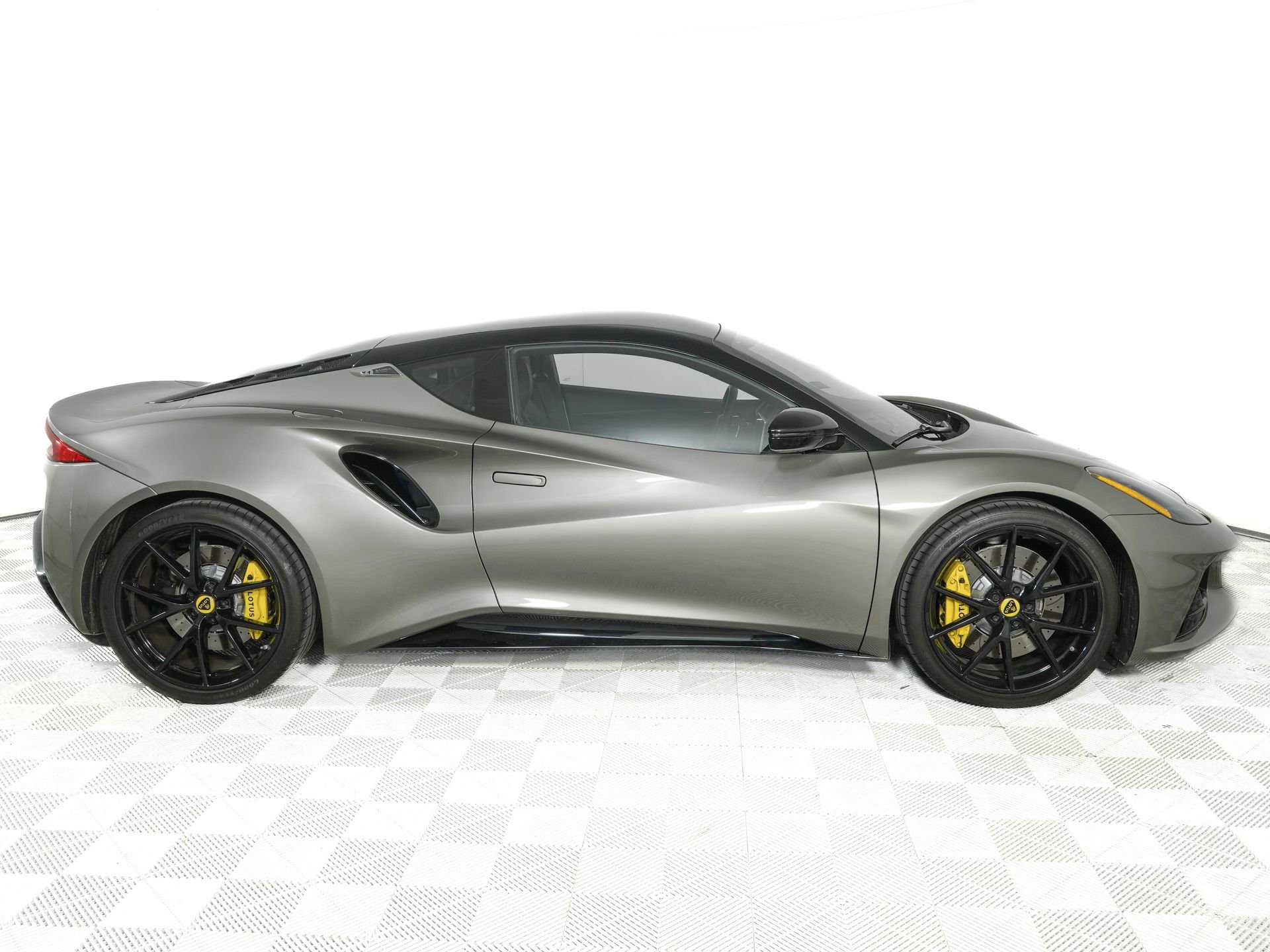 Used 2024 Lotus Emira First Edition image 4