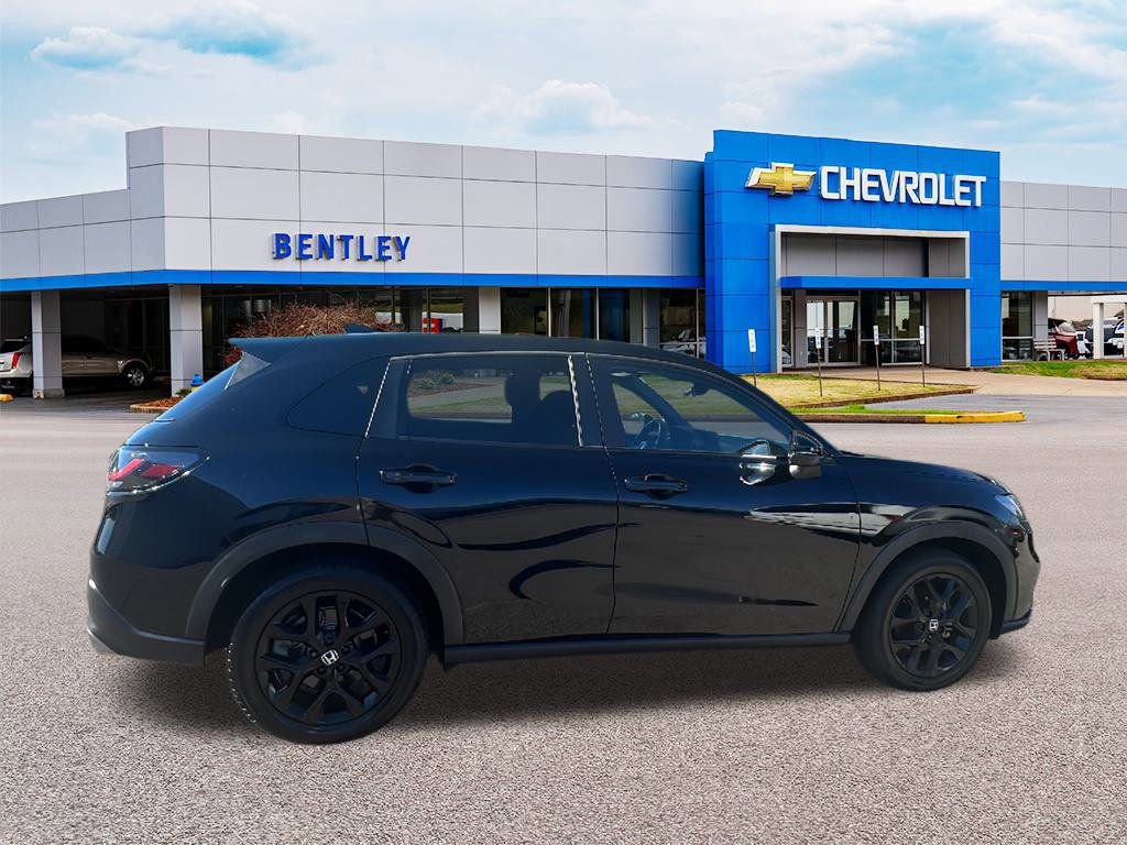 Used 2023 Honda HR-V Sport image 6