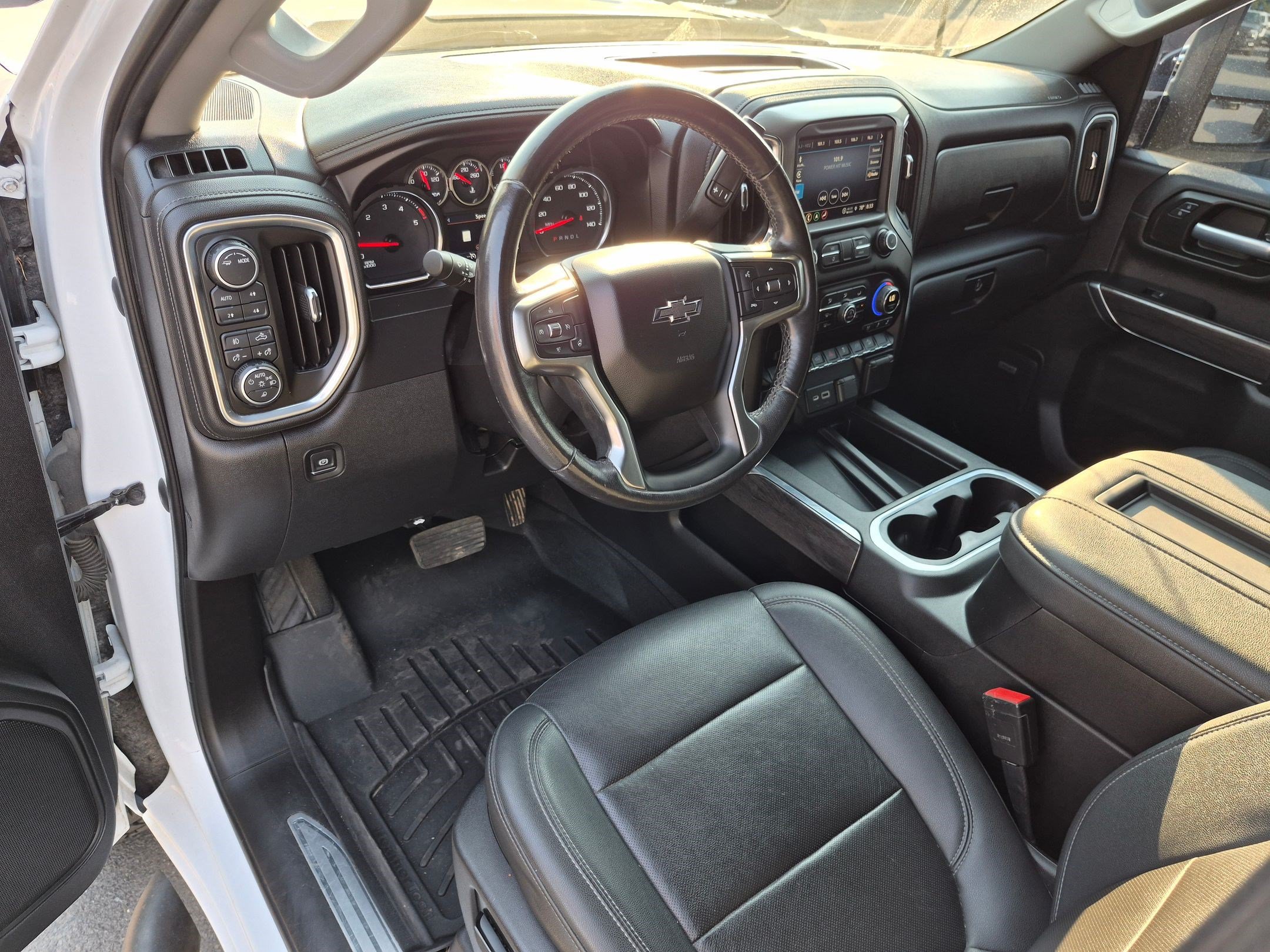 Used 2021 Chevrolet Silverado 2500 LTZ w/ LTZ Plus Package AWD/4WD image 16