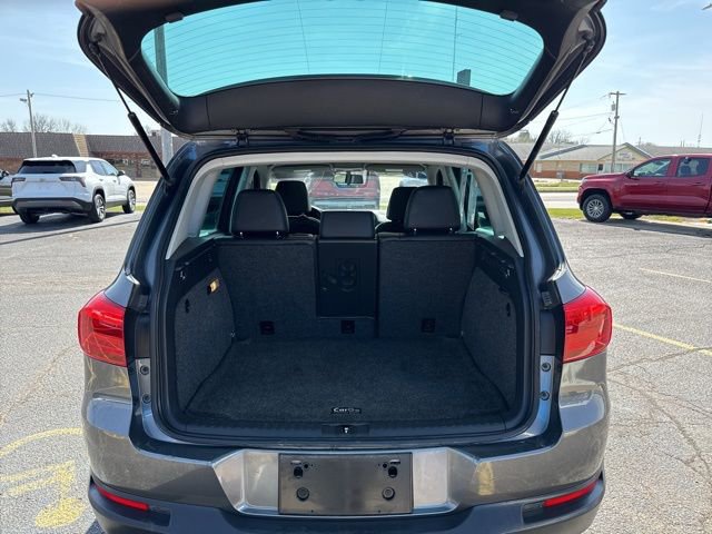 Used 2012 Volkswagen Tiguan S image 18