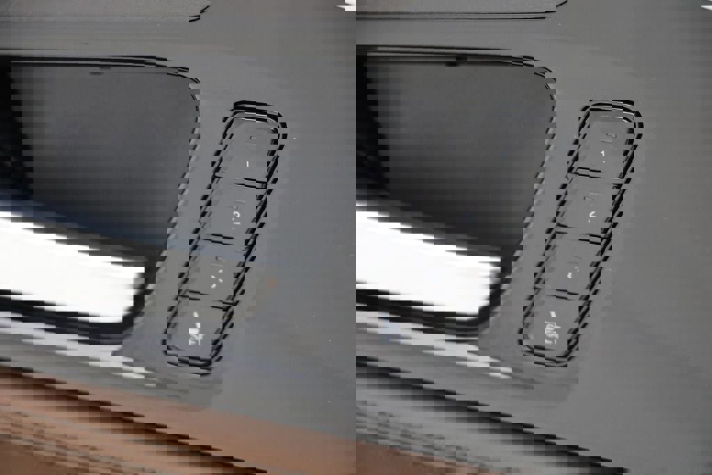 Used 2024 Acura MDX SH-AWD w/ Advance Package image 30