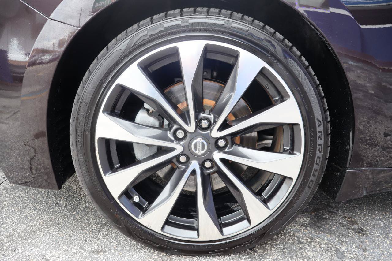 Used 2016 Nissan Maxima SR FWD image 29