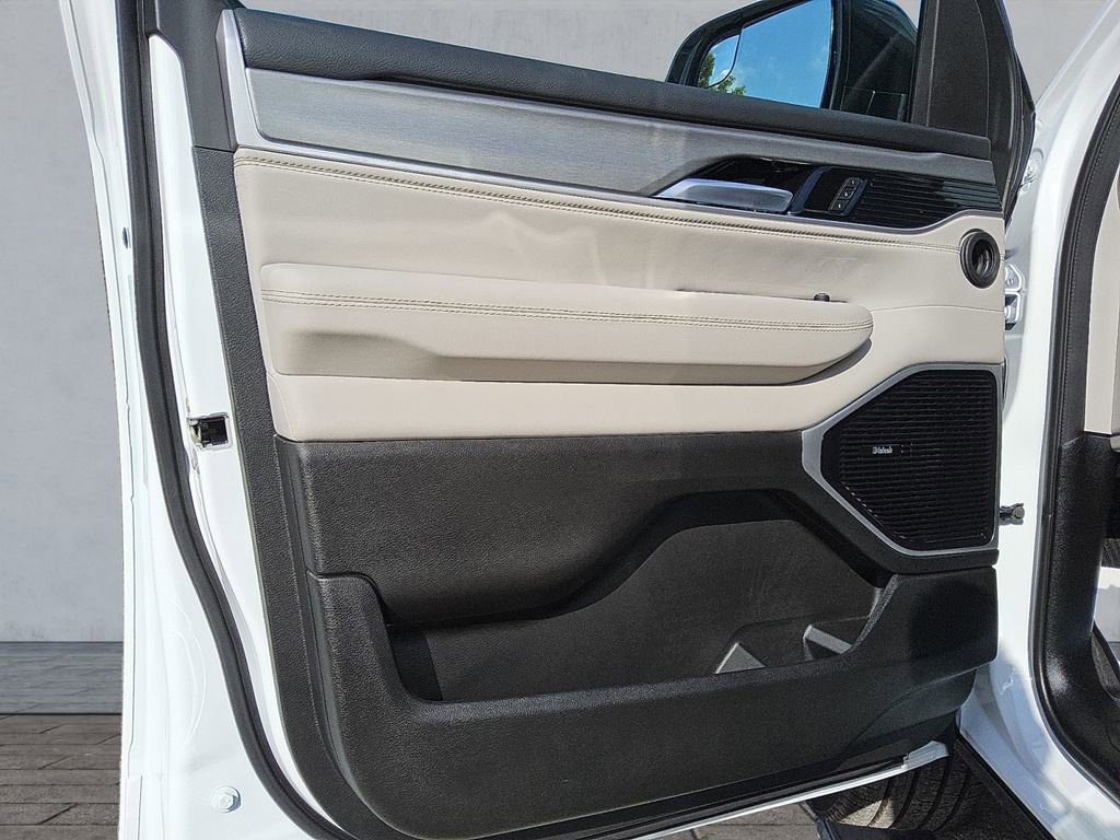 New 2026 Jeep Grand Wagoneer L Limited image 17