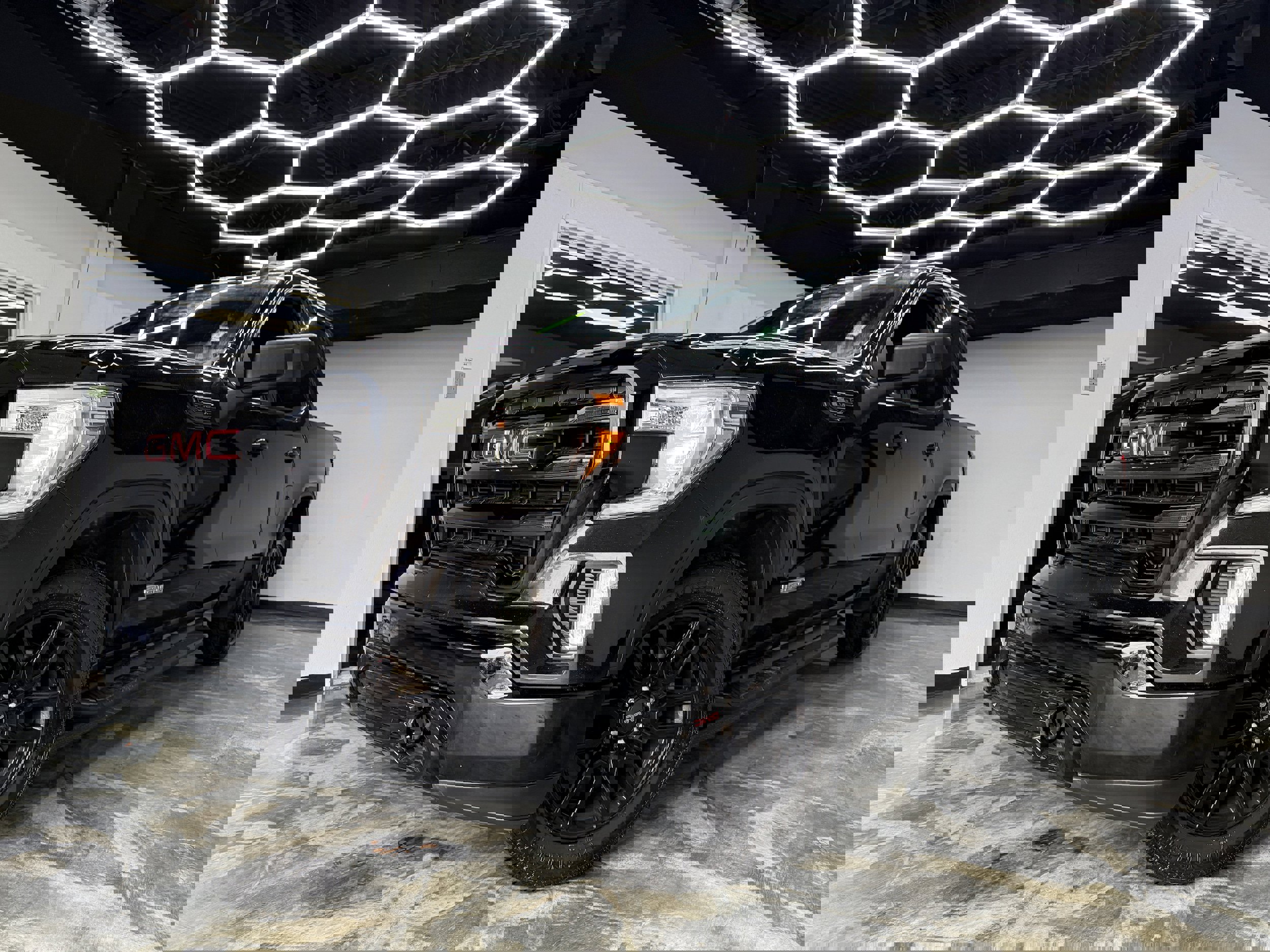 Used 2019 GMC Sierra 1500 Elevation image 1