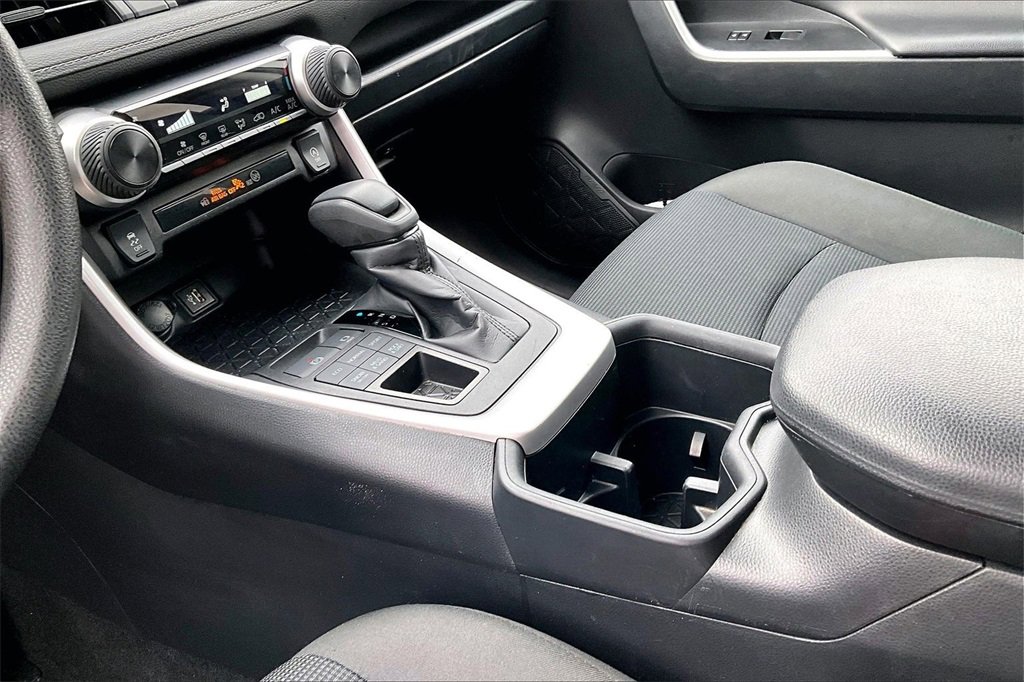 Used 2024 Toyota RAV4 LE image 15