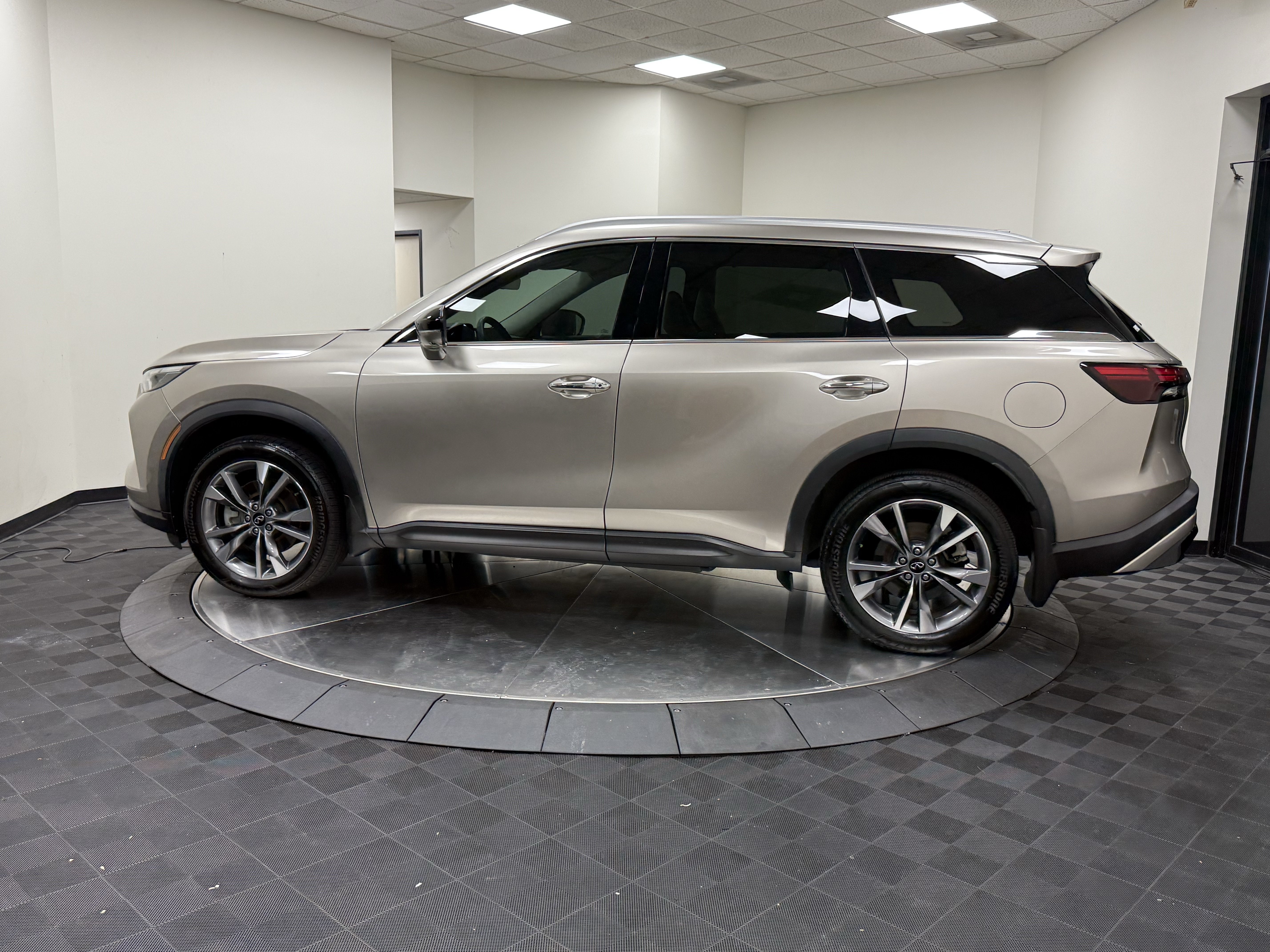 Certified 2024 INFINITI QX60 Luxe FWD image 4