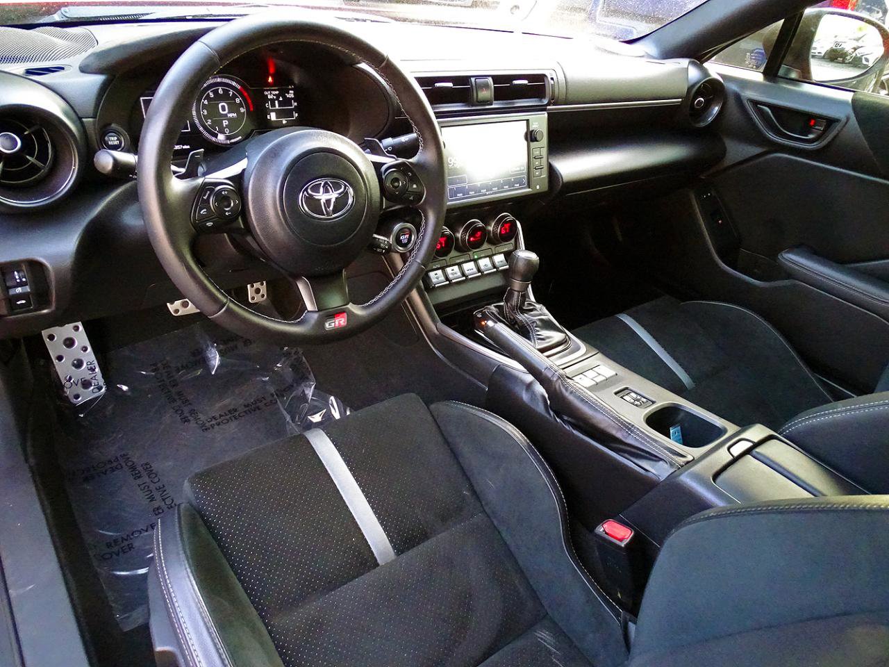 Used 2024 Toyota GR86 Premium RWD image 31
