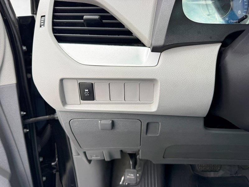 Used 2019 Toyota Sienna L FWD image 29