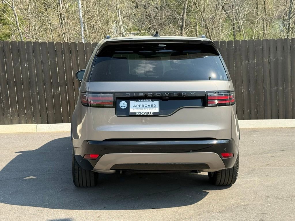 Certified 2025 Land Rover Discovery Dynamic SE image 4