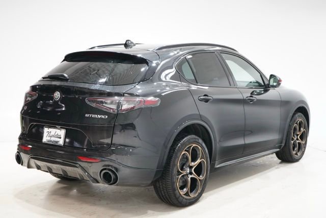 New 2025 Alfa Romeo Stelvio Sprint image 7