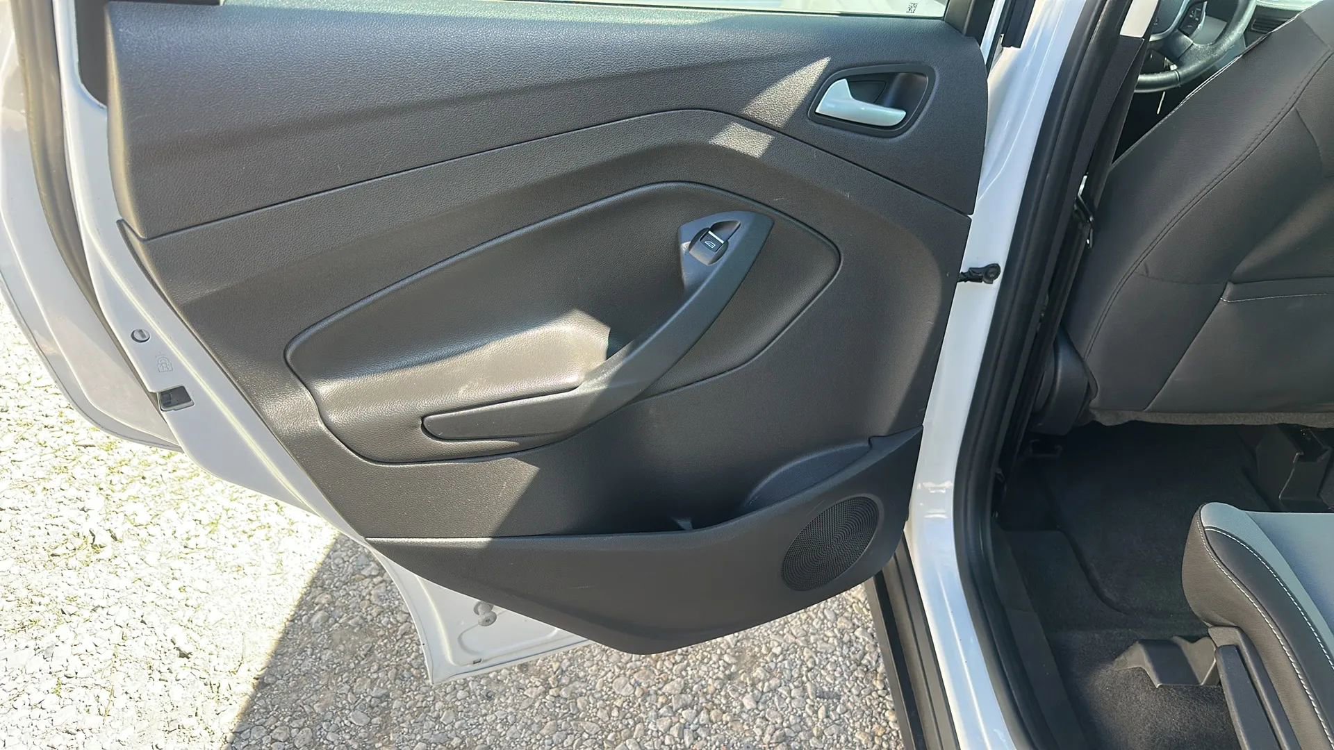 Used 2015 Ford C-MAX SE w/ Interior Protection Package image 6