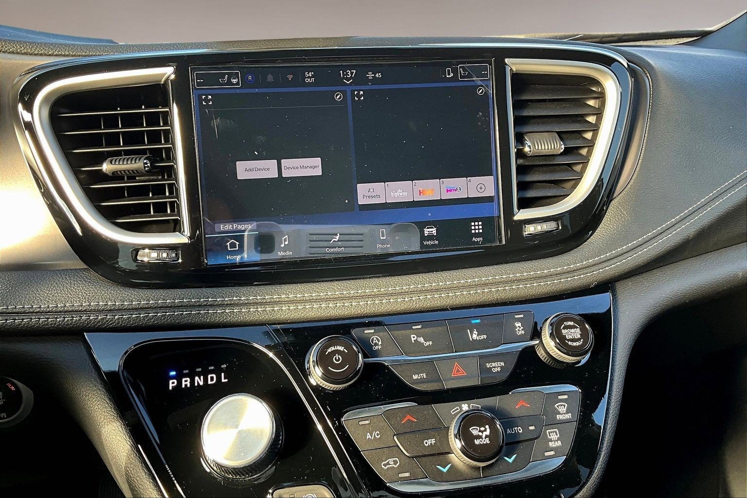 New 2026 Chrysler Pacifica Select image 6