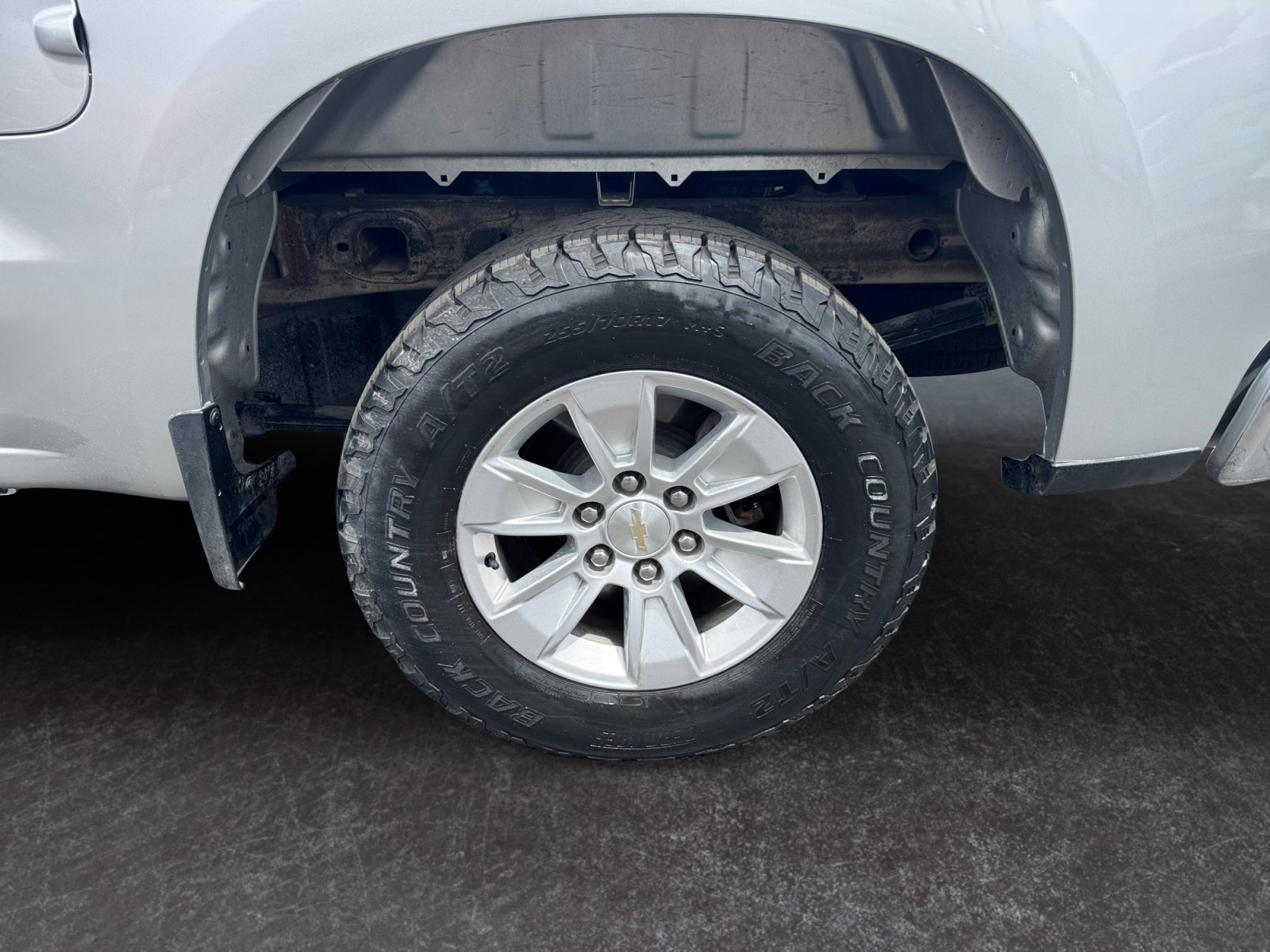 Used 2022 Chevrolet Silverado 1500 LT AWD/4WD image 14
