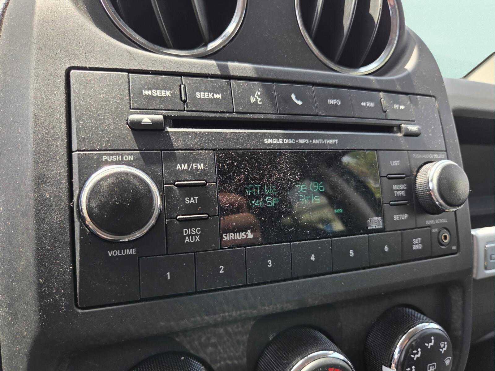 Used 2015 Jeep Compass Sport FWD image 26
