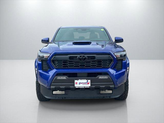 Certified 2025 Toyota Tacoma TRD Sport AWD/4WD image 2