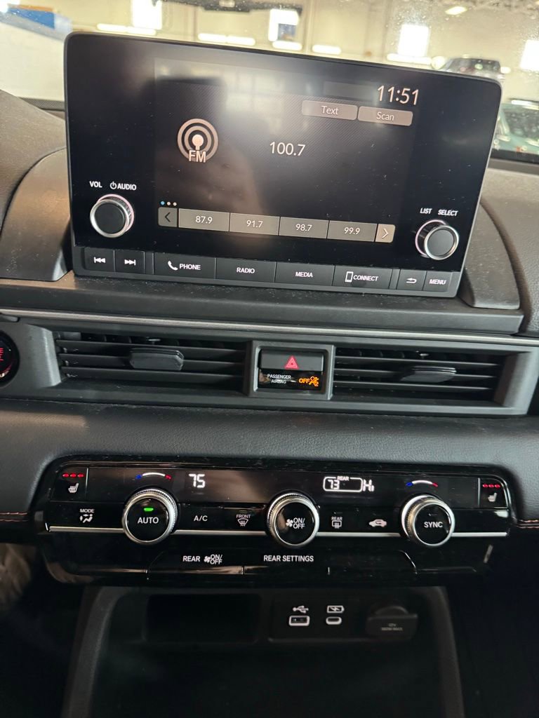 Used 2023 Honda Pilot Sport image 15