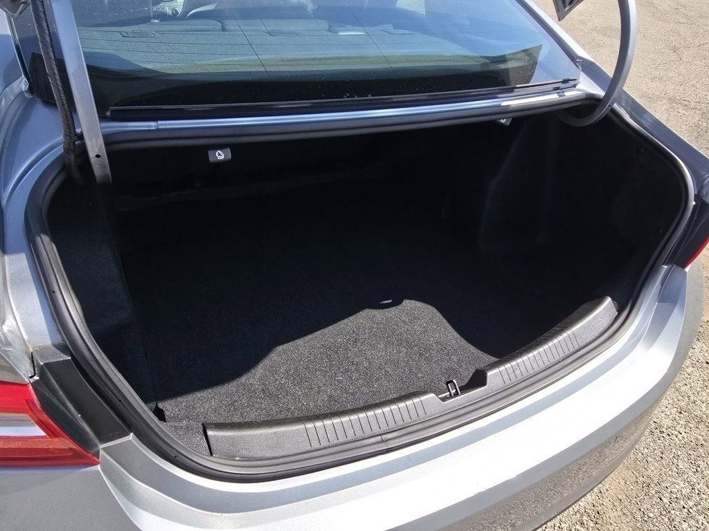 Used 2024 Chevrolet Malibu LT FWD image 19