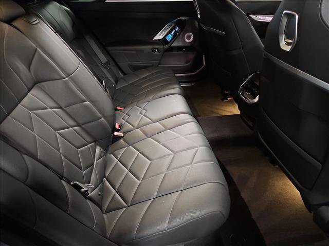 Certified 2024 BMW i7 xDrive60 w/ Executive Package AWD/4WD image 20