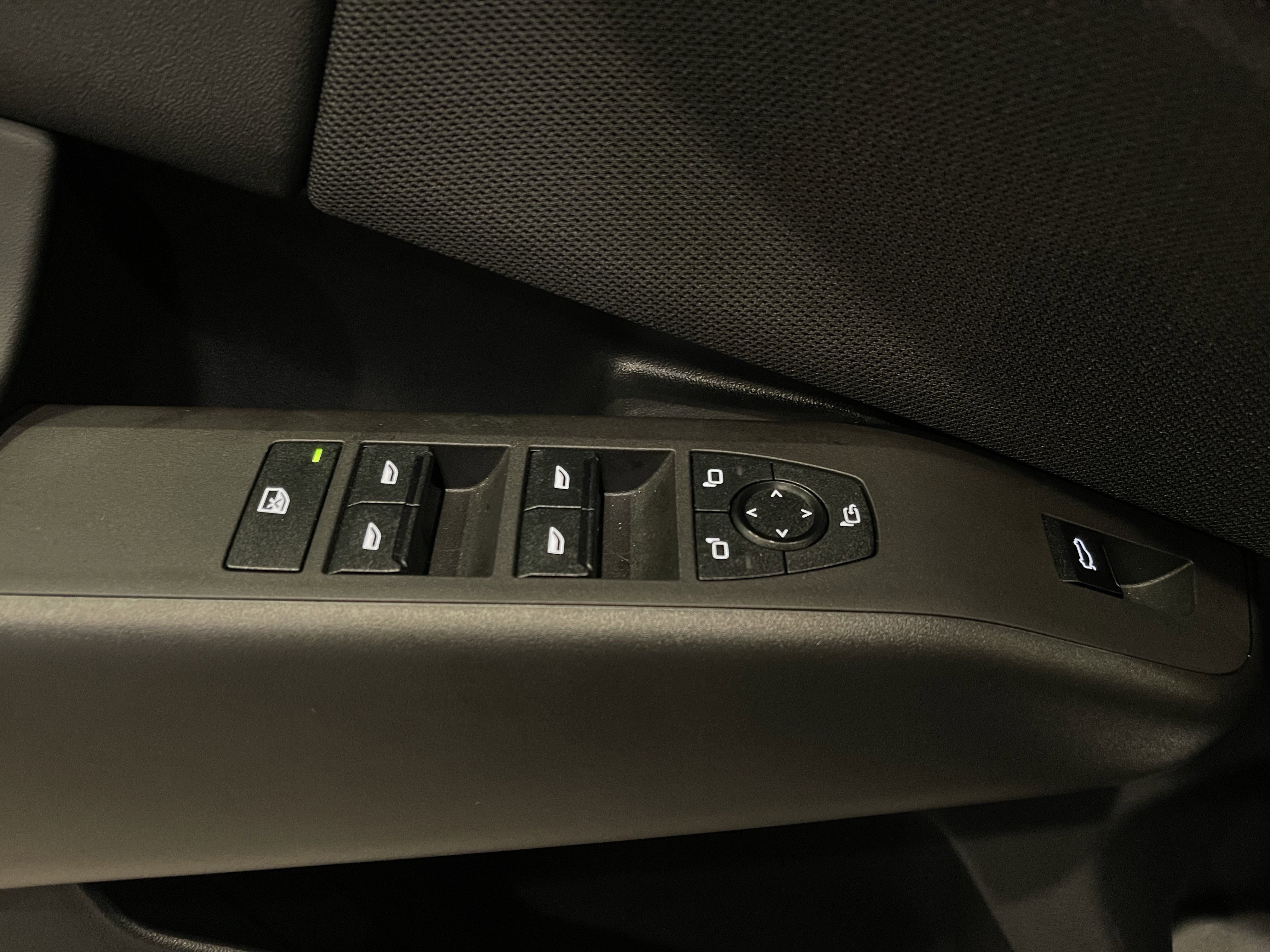 Used 2025 BMW X3 xDrive30i w/ Convenience Package image 11