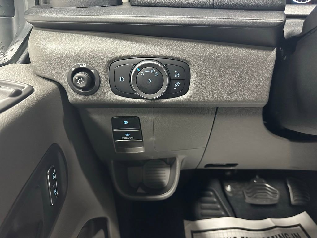 Used 2024 Ford Transit 350 XLT image 17